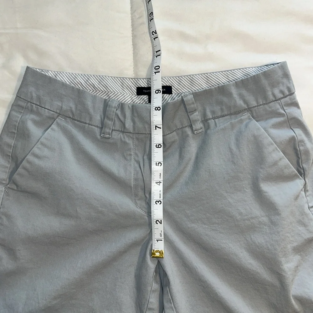 Tommy Hilfiger Shorts Women's Size 4 Gray Chinos - Picture 3 of 8